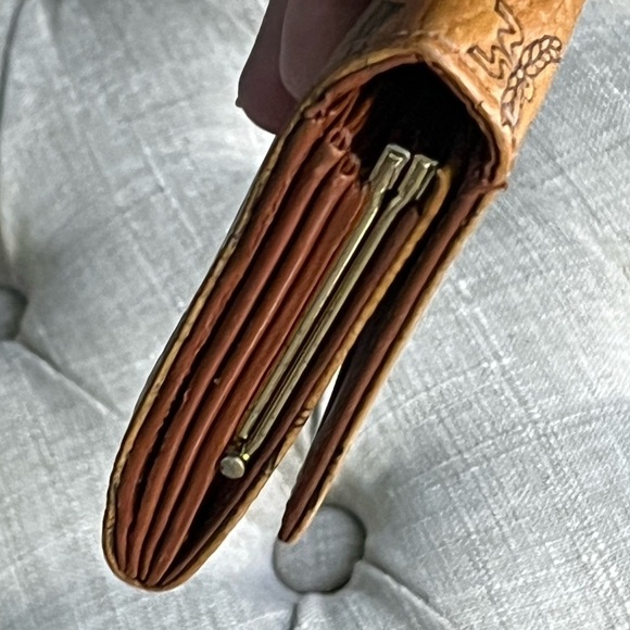 MCM Long Kisslock Leather Authentic Vintage wallet - Picture 5 of 16